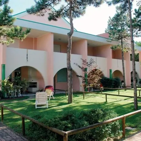Apartment Relaxing With Garden And Pool